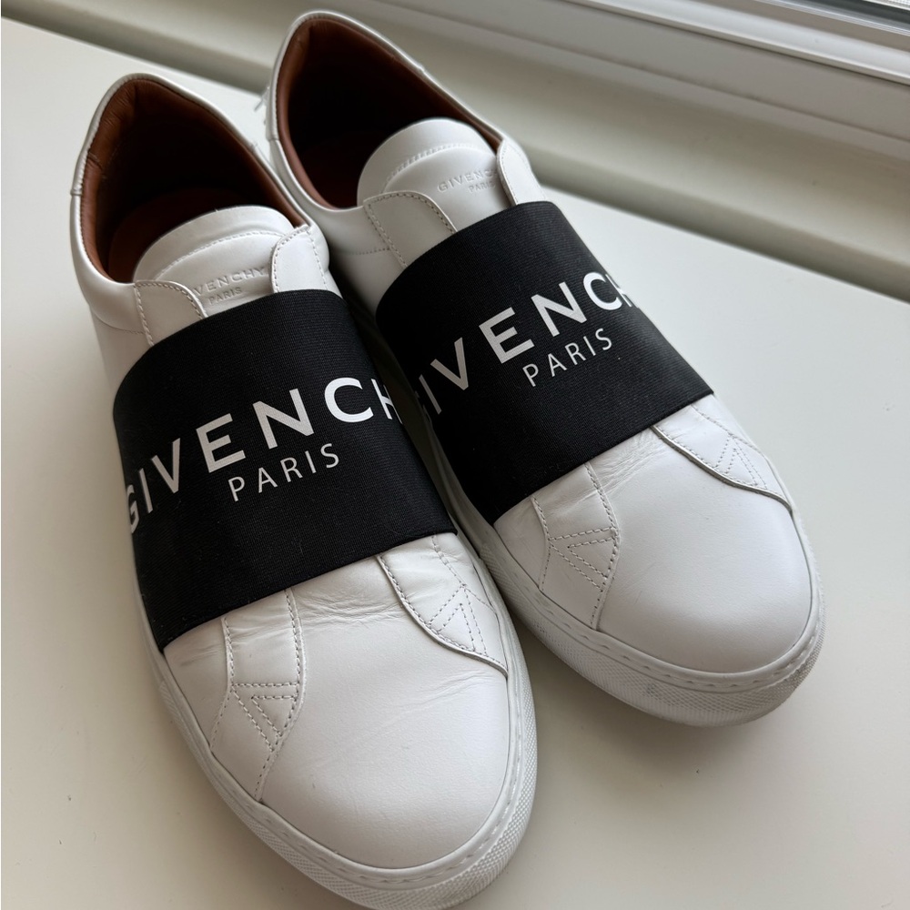 Givenchy Men's Sneakers - Tan